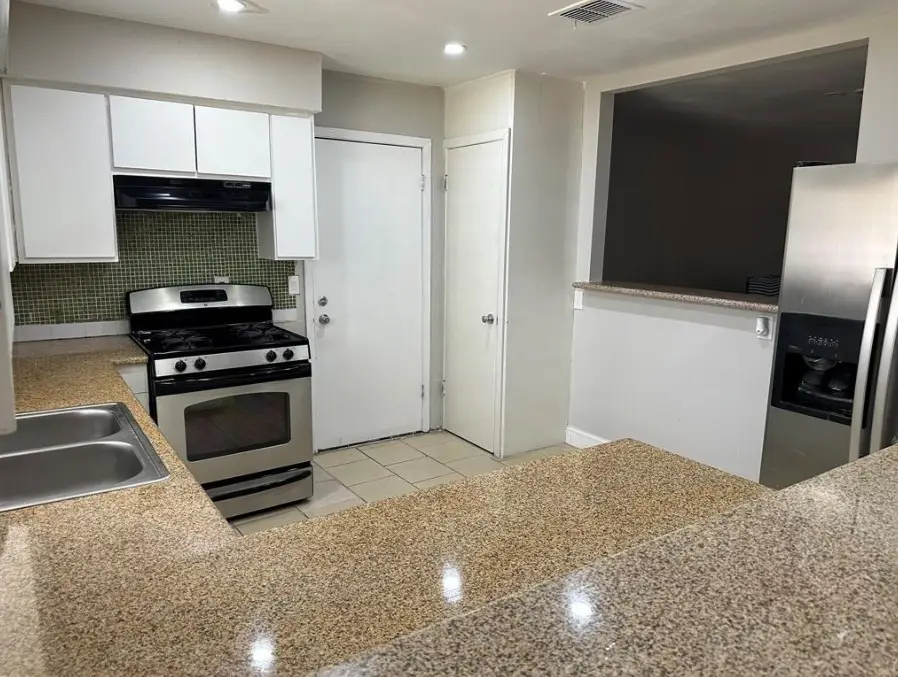 10664 Oak Brook Drive, Houston, TX 77013 - Image #3