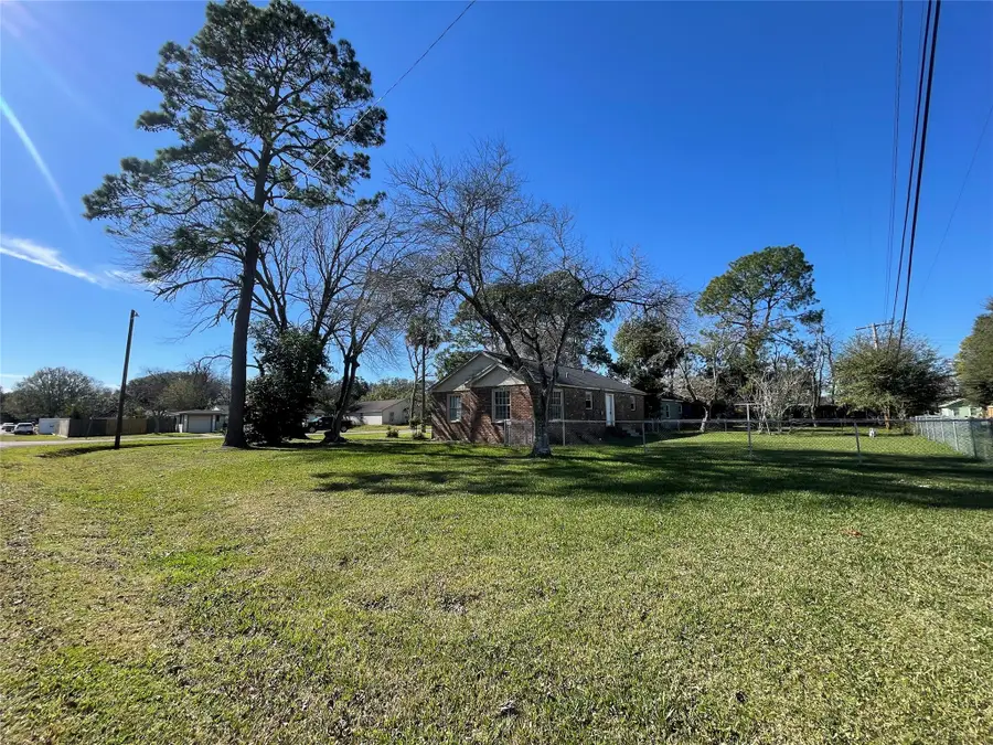 2904 Fannin Street, La Marque, TX 77568 - Image #3