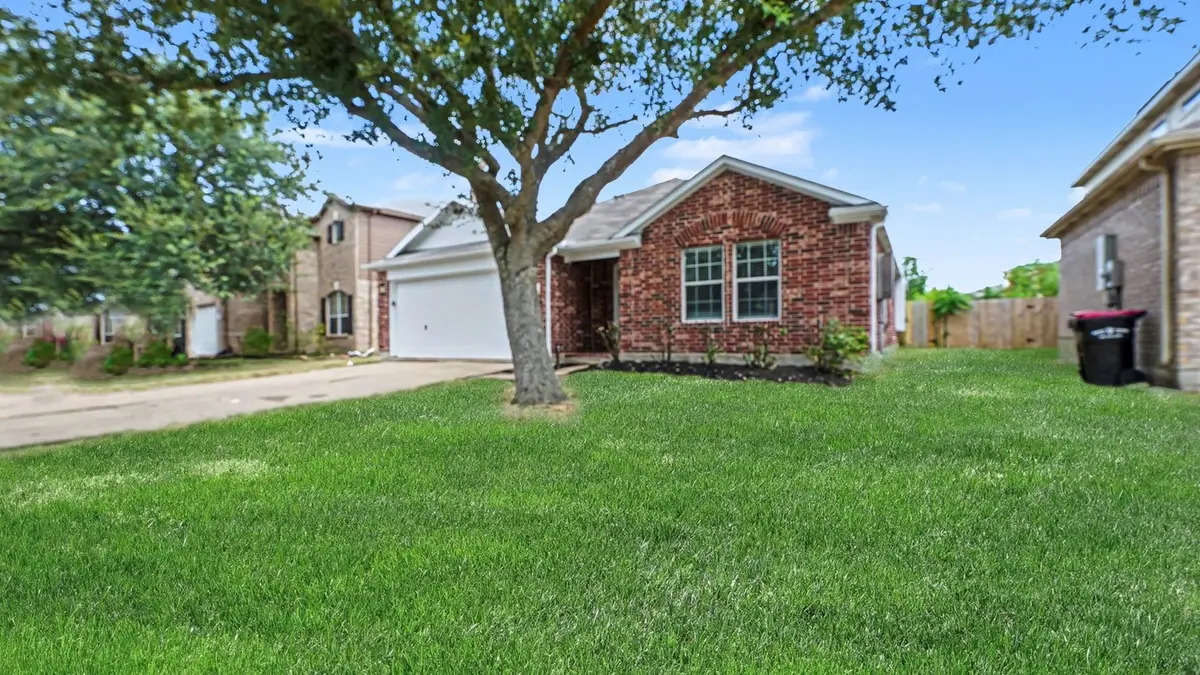 1819 Manor Drive, Baytown, TX 77521 - #1