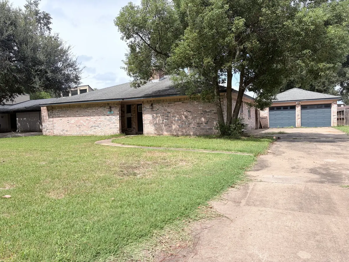 350 S Amherst Drive, West Columbia, TX 77486 - #1