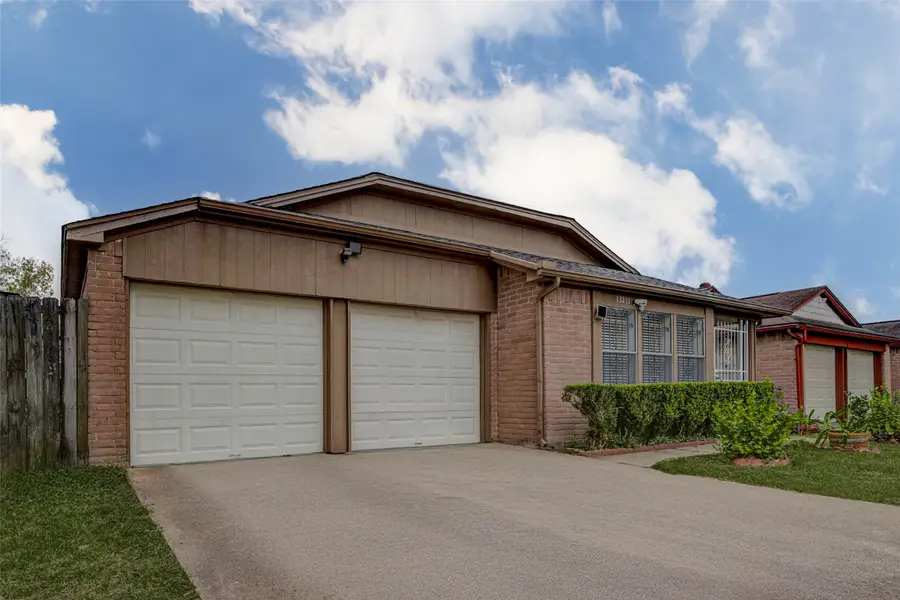 13211 Sharpbill Drive, Houston, TX 77083 - Image #3