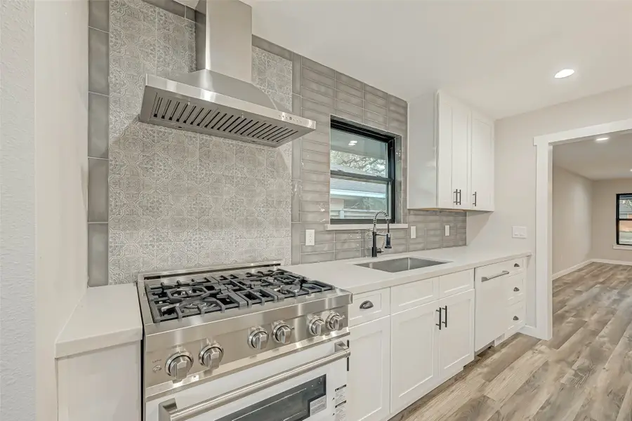 2111 Nina Lee Lane, Houston, TX 77018 - Image #2