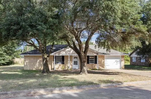 170 Pine Meadows, Hempstead, TX 77445