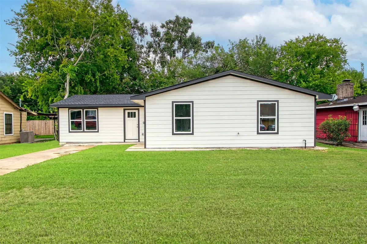 5727 Thrush Drive, Houston, TX 77033 - Image #1