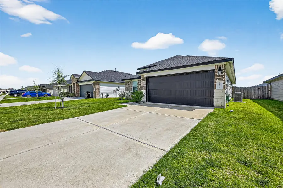 7523 Cynomys Court, Rosharon, TX 77583 - Image #3