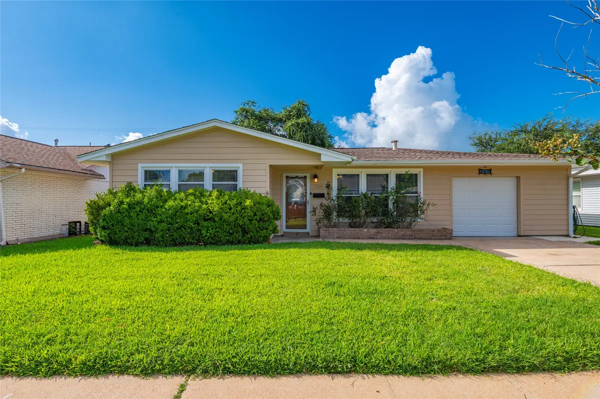 7109 Poplar Drive, Galveston, TX 77551 - #1