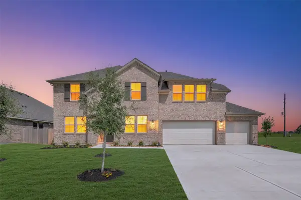 12926 Old Fashion Circle, Mont Belvieu, TX 77535