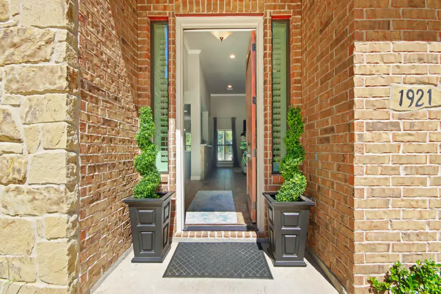 1921 Rollingwood Drive, Huntsville, TX 77340 - Image #3