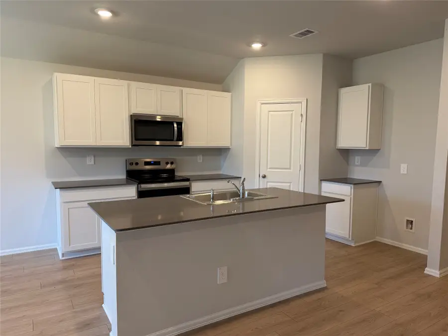 1265 Wilkins Valley St, Brenham, TX 77833 - Image #3