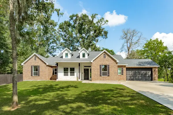 1219 Chuckwagon Court, Angleton, TX 77515