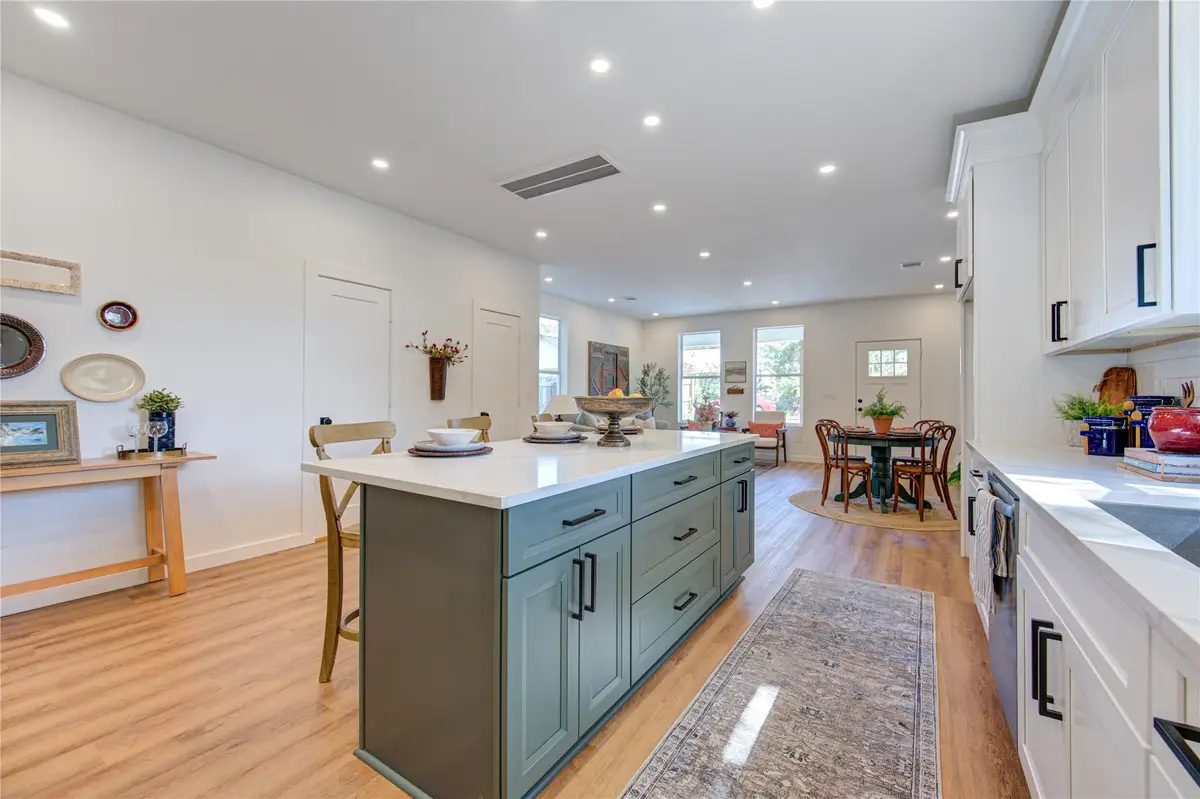 11 E O'bryant, Bellville, TX 77418 - #1