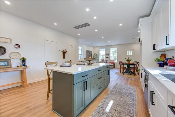 11 E O'bryant, Bellville, TX 77418