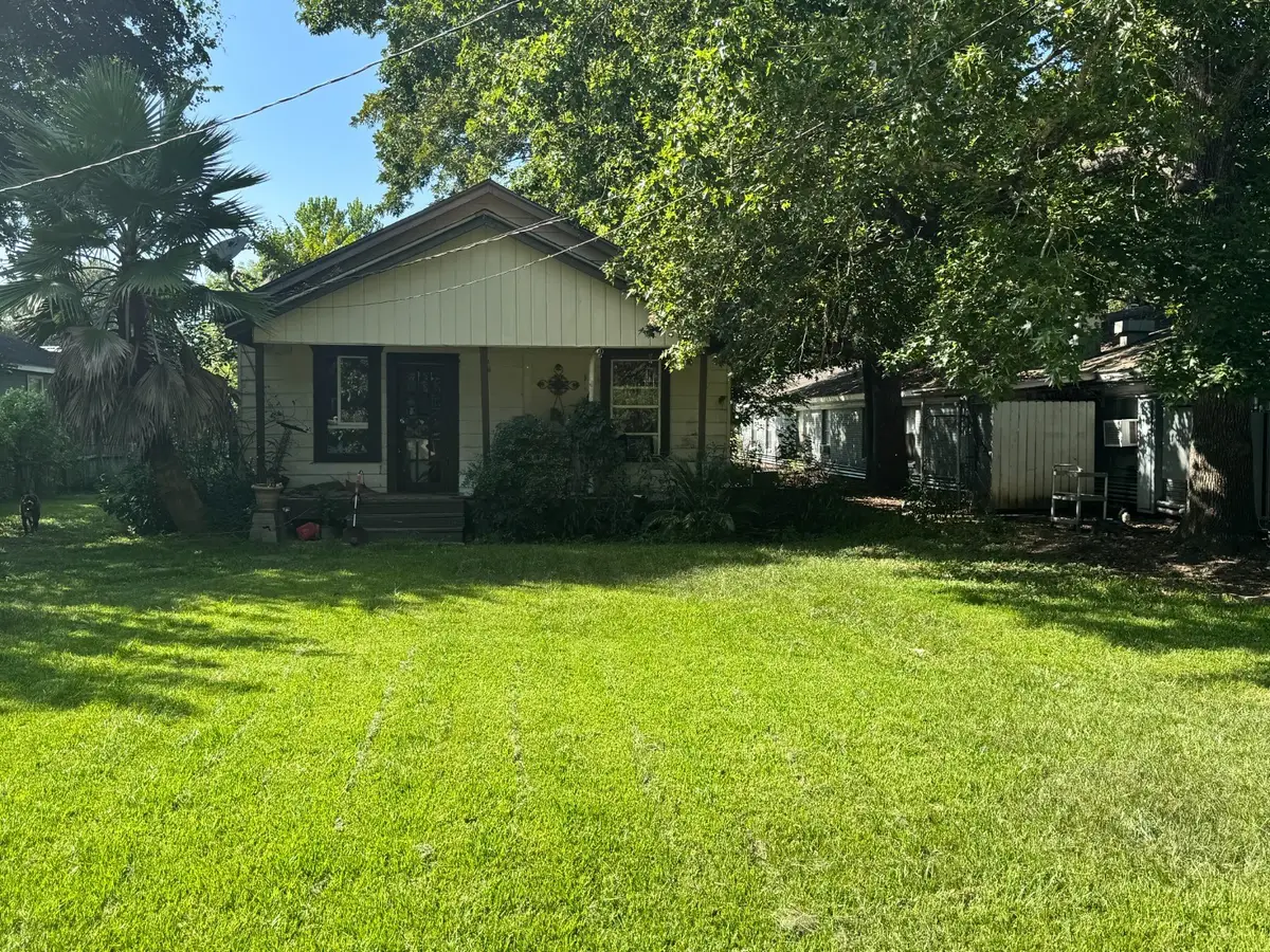 309 E Lawrence Street, Dayton, TX 77535 - #1