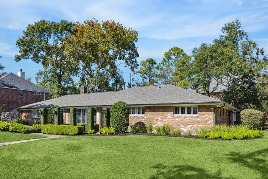 11702 Spriggs Way, Hedwig Village, TX 77024 - Image #2