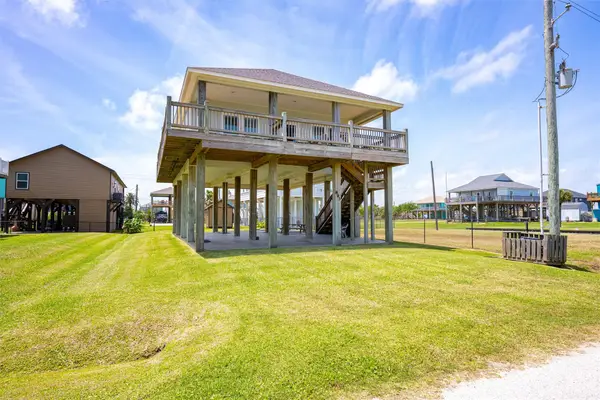 893 West Lane, Crystal Beach, TX 77650