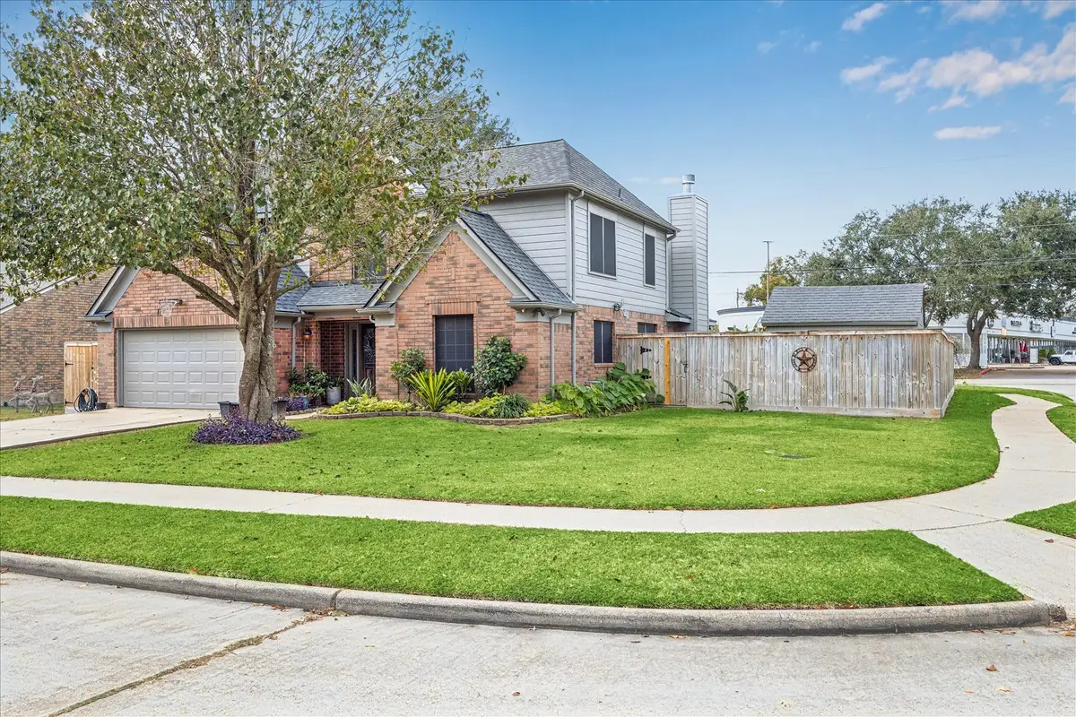 2702 Glendale Drive, Pearland, TX 77584 - #1