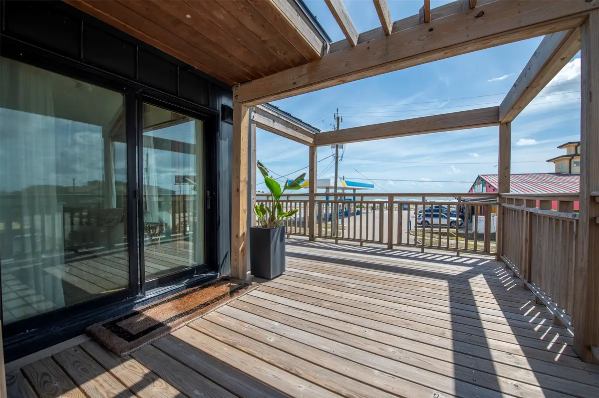 2906 Avenue R 1/2, Galveston, TX 77550 - #1