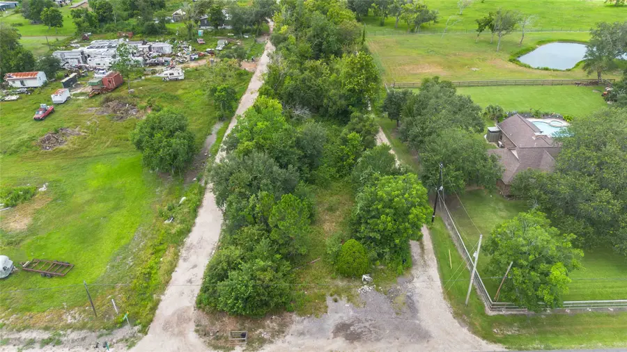 15601 Fir Road, Santa Fe, TX 77517 - Image #2