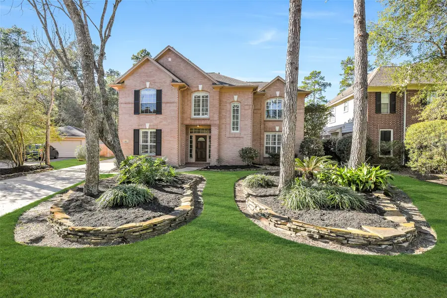 62 N Goldenvine Circle, The Woodlands, TX 77382 - Image #2