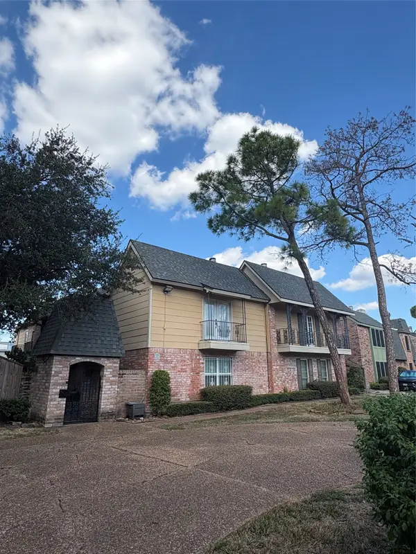 5534 Beverly Hill Street #5, Houston, TX 77056