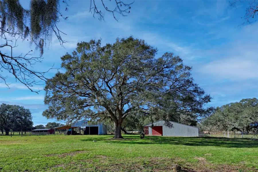 1168 County Road 450, Hallettsville, TX 77964 - Image #2