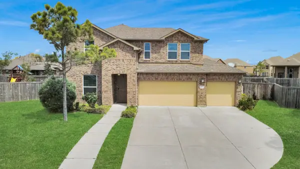 2203 Laurel Pass Court, Pearland, TX 77089