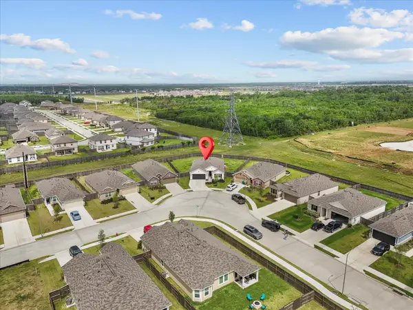 4901 Perennial Lane, La Marque, TX 77568