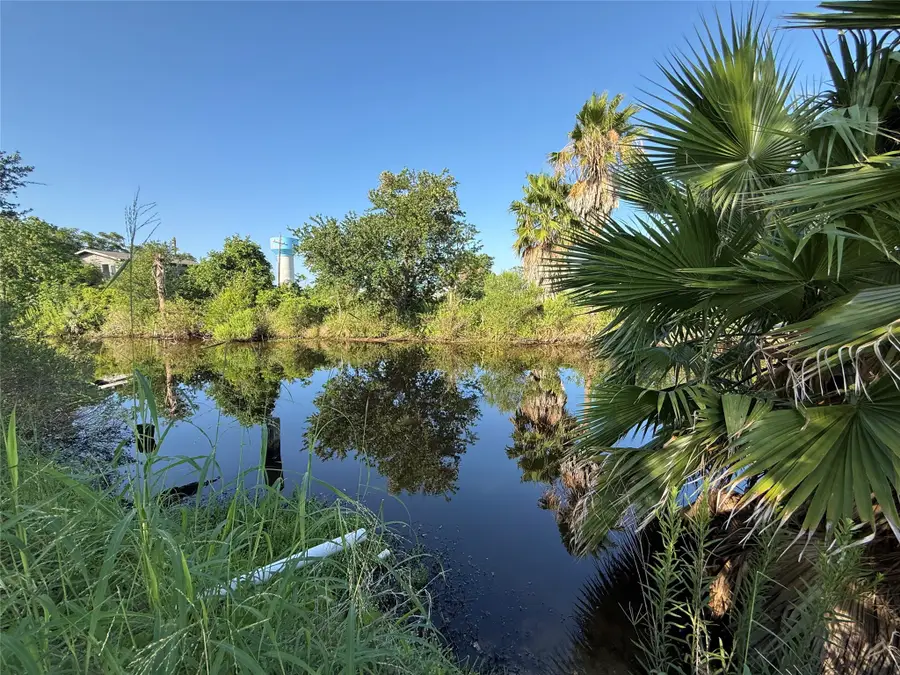 1013 Canal E, Port Bolivar, TX 77650 - #2