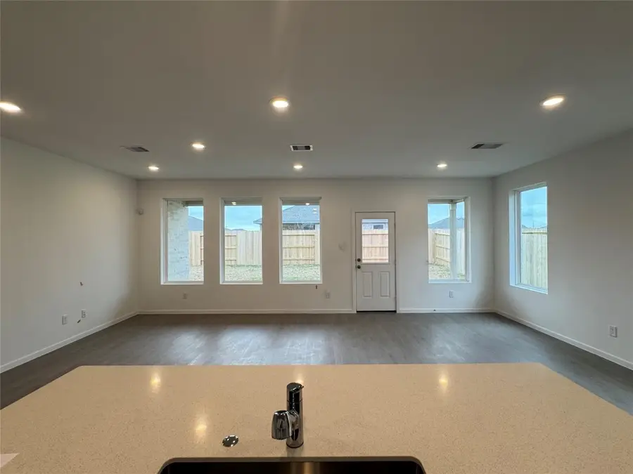 2921 Mariner Island Drive, Texas City, TX 77568 - #3