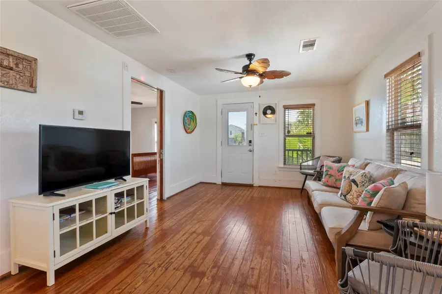 2216 Grover Avenue, Galveston, TX 77551 - Image #3