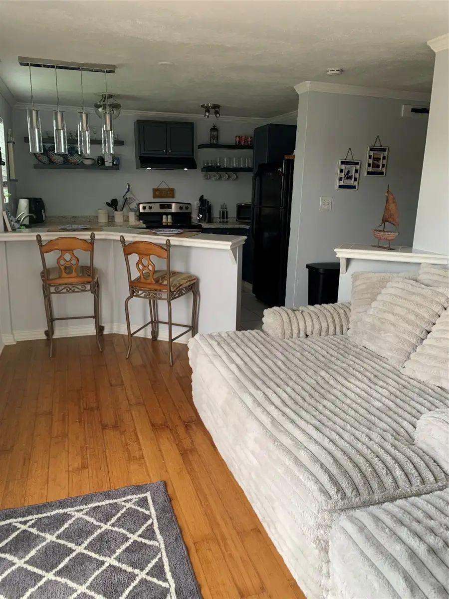 1609 E Bayshore Drive, Dickinson, TX 77539 - Image #3