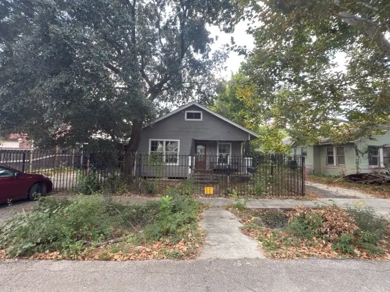 6005 Clyde Street, Houston, TX 77007 - Image #1