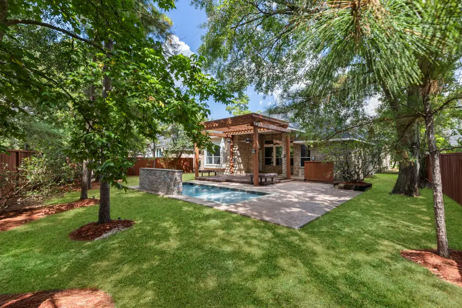 70 N Rocky Point Circle, The Woodlands, TX 77389 - Image #2