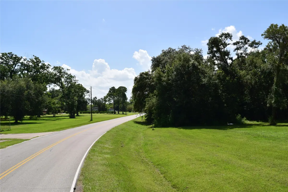 00 Colony Drive, Angleton, TX 77515 - Image #1