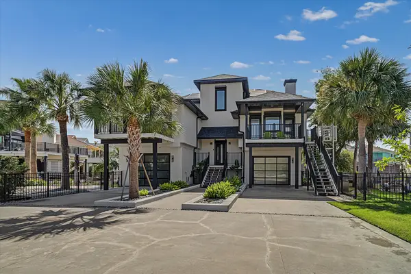 1047 & 1027 Long Reach Drive, Tiki Island, TX 77554