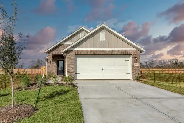 739 Hidden Meadow Street, Rosharon, TX 77583