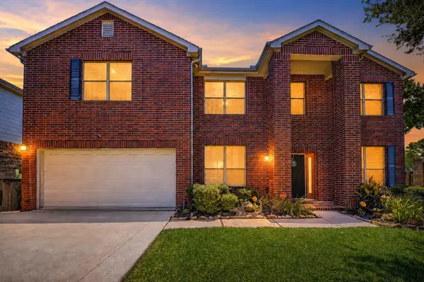 2619 Midnight Star Circle, Friendswood, TX 77546