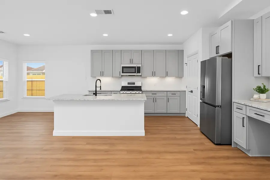 806 S Colbert Street, Dayton, TX 77535 - Image #3