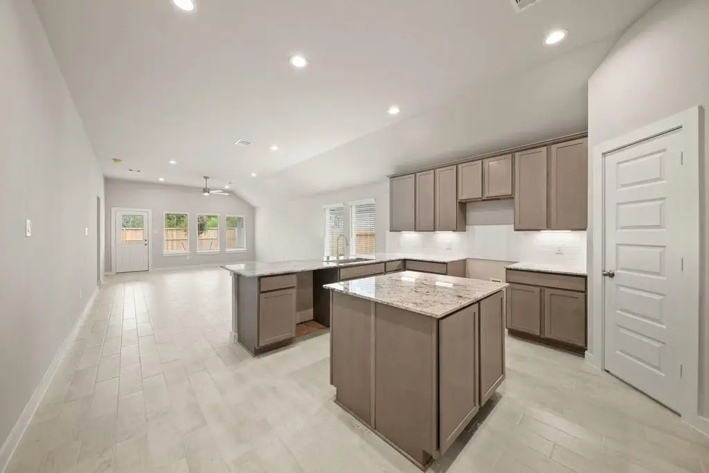 1711 Pecan Woods Lane, Conroe, TX 77301 - Image #1