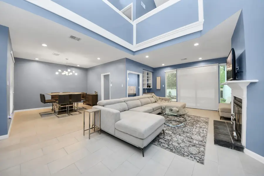 7655 S Braeswood Boulevard #10, Houston, TX 77071 - Image #2