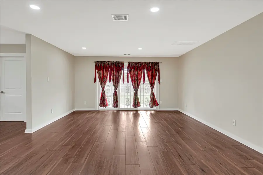 8615 Glenaire Street, Houston, TX 77061 - Image #3