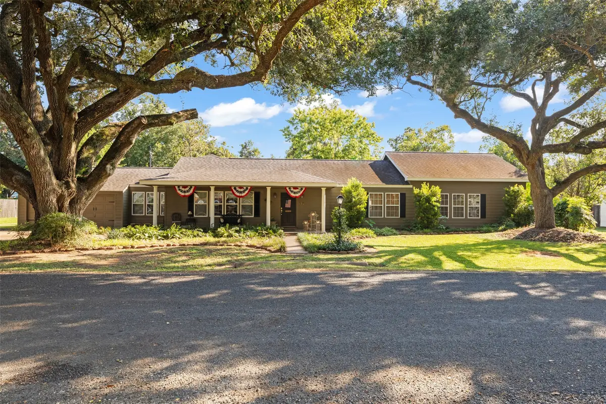 815 Merry Lane, Wharton, TX 77488 - Image #1