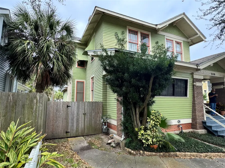 3210 Avenue Q, Galveston, TX 77550 - #3