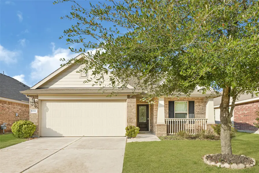 2762 Donellan Dr, Houston, TX 77088 - Image #3