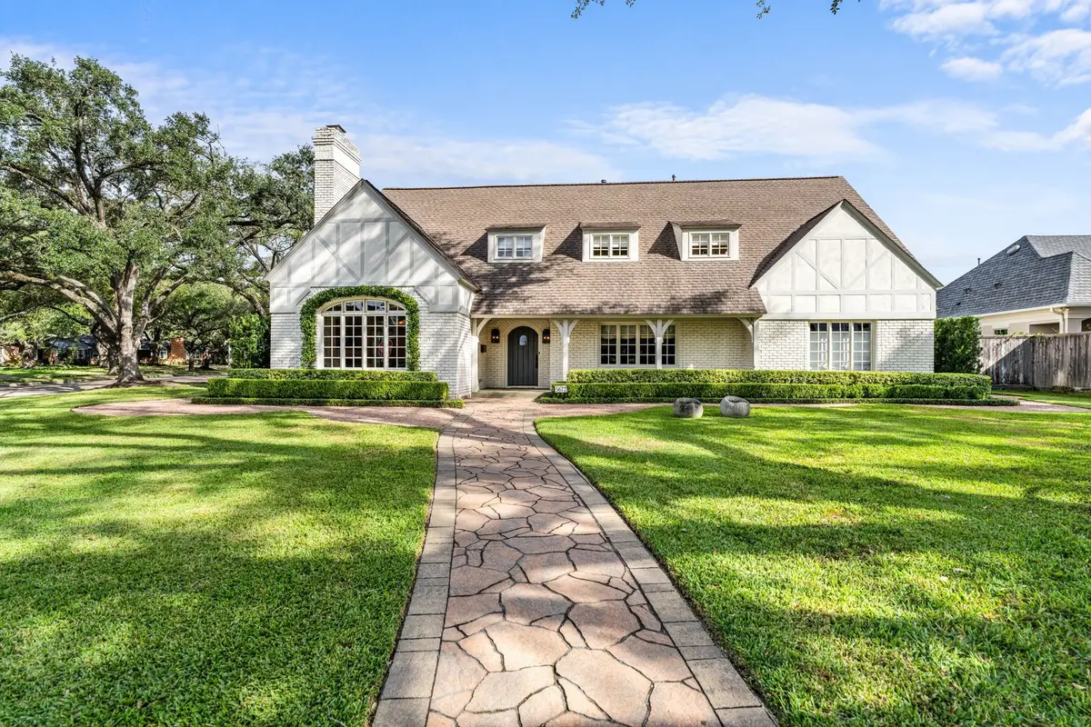 5672 Cedar Creek Drive, Houston, TX 77056 - Image #1