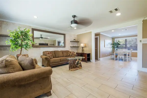 845 Holly Ridge Drive, Houston, TX 77024