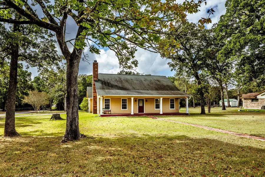 18 Allbritton Road, Huntsville, TX 77320 - Image #2