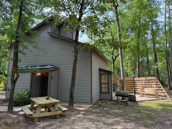 23 Putters Point E, Huntsville, TX 77320