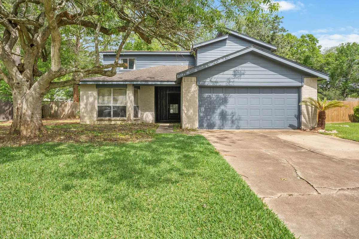 902 Essex Drive, Friendswood, TX 77546 - #1