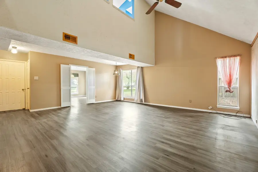 902 Essex Drive, Friendswood, TX 77546 - #2